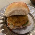 Rinku Nakar's cooksnap of when they made વડાપાઉં(vada pav recipe in gujarati).