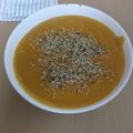 Kati Cooksnap-ja, amikor elkészítette a(z) VEGÁN sárgaborsó krémleves, sült hagyma karikával receptet.