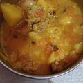 Poonam Garg का कुकस्नैप जब उन्होंने देसी उडद डाल बड़ी और आलू कि सब्जी(urad dal badi aur aloo ki sabji recepie in hindi) बनाया था।