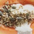 Cooksnap de Ana Lopes quando cozinhou Taça de Papaia com Iogurte e Muesli.