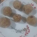 harshi का कुकस्नैप जब उन्होंने ड्राई फ्रूट्स आटा लड्डू (dry fruits atta ladoo recipe in Hindi) बनाया था।