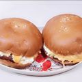 Priya Daryani Dhamecha का कुकस्नैप जब उन्होंने वेज बर्गर (Veg burger recipe in Hindi) बनाया था।
