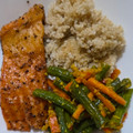 Cooksnap dari Indri Yana untuk resep Salmon steak with lemon butter sauce