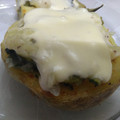 El cooksnap de Azu Hutch cuando hizo Papas rellenas con salsa blanca y acelga.