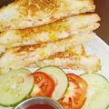 Neelam Gahtori का कुकस्नैप जब उन्होंने वेज सैंडविच (Veg sandwich recipe in hindi) बनाया था।