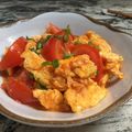 小毓の饗樂廚房 的 蒜香番茄蛋 cooksnap