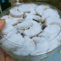Cooksnap dari Dwi Aryaningsih untuk resep Putri salju (with peanut jam & cheese) takaran sendok 😋😋
