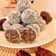 Madhu Walter का कुकस्नैप जब उन्होंने खजूर ड्राई फ्रूट्स लड्डू(Khajoor dry fruits ladoo recipe in hindi) बनाया था।