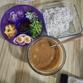 Cooksnap faten hamamah semasa beliau membuat Laksa Penang Tanpa Belacan.