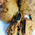 Naureen Khan Lodhi's cooksnap of when they made Baingan k pakorey.