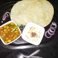 Radhika Vipin Varshney का कुकस्नैप जब उन्होंने पंजाबी स्टाइल छोले भटूरे(punjabi style chole bhature recipe in hindi) बनाया था।