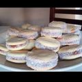 El cooksnap de Cynthia Veronica Ybarra cuando hizo Alfajores de Maicena con harina leudante.