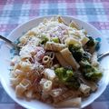 El cooksnap de Mercedes Mmag cuando hizo Brocoli con pasta, atún y mayonesa.
