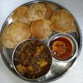 Dipika Bhalla का कुकस्नैप जब उन्होंने स्पाइसी मेथी आलू (Spicy methi aloo recipe in Hindi) बनाया था।