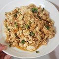 รูป Cooksnap ของ ครัวนุ้งแคท เมื่อเขาทำ ไก่ผัดน้ำพริกปลาร้า ผักเชียงดา & ไชยา ริมรั้ว #upcycle no. 1