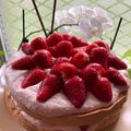Nyakas Mária Cooksnap-ja, amikor elkészítette a(z) Fehér piskótàs-epres-túrókrémes torta 🍓 receptet.