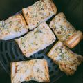 Cooksnap của Harley Ph khi họ làm theo món Bánh mì bơ tỏi nồi chiên không dầu