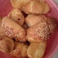 Cooksnap από Stavroula Krana στη συνταγή Ζύμη για πιτάκια με λουκάνικο ή τυρί