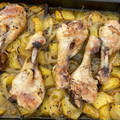El cooksnap de audreyhepburn cuando hizo Muslos de pollo con patatas y boniato al horno.