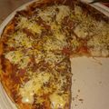 El cooksnap de Lourdes Bustos cuando hizo Pizza rellena con salchichas.