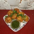 Roli Rastogi का कुकस्नैप जब उन्होंने बटाटा वडा (Batata vada recipe in Hindi) बनाया था।