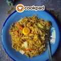 Cooksnap Dapur Yusfarisyia semasa beliau membuat Meggi goreng simple.