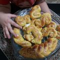 کوک اسنپ سیده بهناز موسوی بعد از امتحان کردن نان زعفرانی سوئدی.