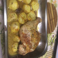 El cooksnap de Lola Winter cuando hizo Muslos de pollo asados al limón con pimiento asado.