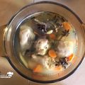 Cooksnap Cempaka Putih semasa beliau membuat Sup Ayam Lobak Merah.
