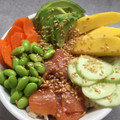 El cooksnap de Irama cuando hizo Poke bowl de salmón y langostinos.