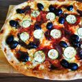 Cooksnap-ul lui Maria Manea atunci când a preparat Pizza cu blat subțire și margini cheese bites.