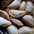 Cooksnap dari Ghita Aprodhita untuk resep 100 Pastel murmer tetap untung jual 1000