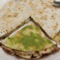 El cooksnap de roderic cuando hizo Quesadillas de pollo y guacamole súper fácil.