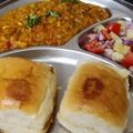 Meenu Lalwani का कुकस्नैप जब उन्होंने पाव भाजी (pav bhaji recipe in Hindi) बनाया था।