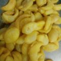 Meena Mathur का कुकस्नैप जब उन्होंने अजवाइन के नमकीन खस्ता काजू (Ajwain Ke Namkeen khasta kaju recipe in Hindi) बनाया था।