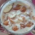 Twinkle Khana का कुकस्नैप जब उन्होंने स्ट्रॉबेरी आइसक्रीम मिल्क शेक (Strawberry Icecream milk shake recipe in Hindi) बनाया था।