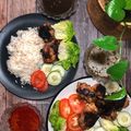 Cooksnap Salina Jalaludin semasa beliau membuat Nasi Ayam.