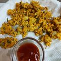 ÝTumpa Bose's cooksnap of when they made পেঁয়াজ পকোড়া( peyaj pakora recipe in Bengali.