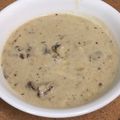 Cooksnap reina semasa beliau membuat Mushroom Soup - 3 Cendawan.
