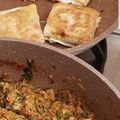 کوک اسنپ طناز بعد از امتحان کردن راویولی گوشت و اسفناج (ایتالیایی).