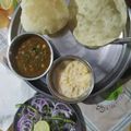 Deepti Johri का कुकस्नैप जब उन्होंने छोले भटूरे(choley bhature recipe in Hindi) बनाया था।