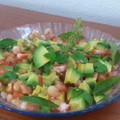 El cooksnap de Angie.420 ♡ cuando hizo Pechuga de pollo al limón y orégano con tomate y aguacate, de dieta.