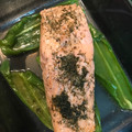 El cooksnap de Carlos Esteban Aguilar cuando hizo Salmón con verduras, limón y eneldo al lekué.