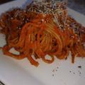 El cooksnap de Tania Muñoz Perez cuando hizo Espaguetis integrales con salsa de piquillos y pistachos crujientes (sin lácteos).