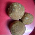 Razia khatun का कुकस्नैप जब उन्होंने आटा लड्डू (Atta ladoo recipe in Hindi) बनाया था।