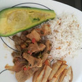 El cooksnap de Karen PF cuando hizo Lomo salteado con una porción de arroz y papas fritas.