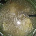 Cooksnap Hidayah semasa beliau membuat Sup telur simple.