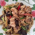 รูป Cooksnap ของ Thidarat Phochana เมื่อเขาทำ ~ไก่ผัดขิง~ #อาหารไทยง่ายๆ