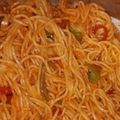 Asha Thaker का कुकस्नैप जब उन्होंने स्पाइसी चीज़ी वेज मैगी नूडल(spicy cheese veg maggi noodle recipe in hindi) बनाया था।