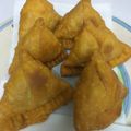 Akanksha Pulkit का कुकस्नैप जब उन्होंने समोसे (Samose recipe in Hindi) बनाया था।
